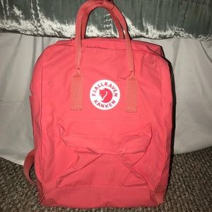 super cute bright pink kanken bag